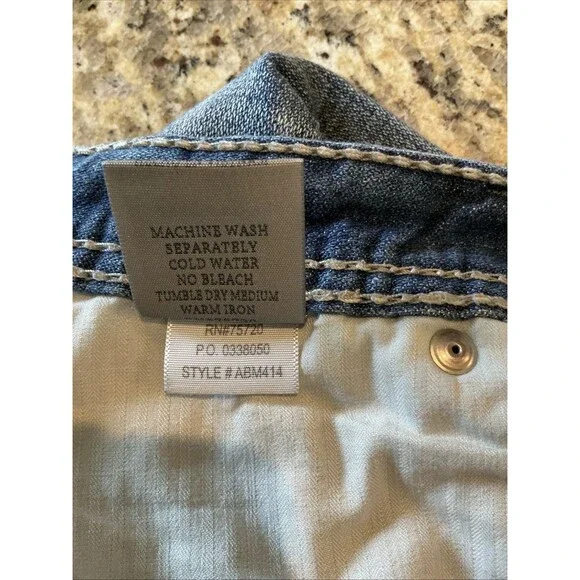 BKE Buckle Tyler Jean Shorts Mens Size 33 Blue Denim Embroidered Light Wash 12" - Picture 5 of 11